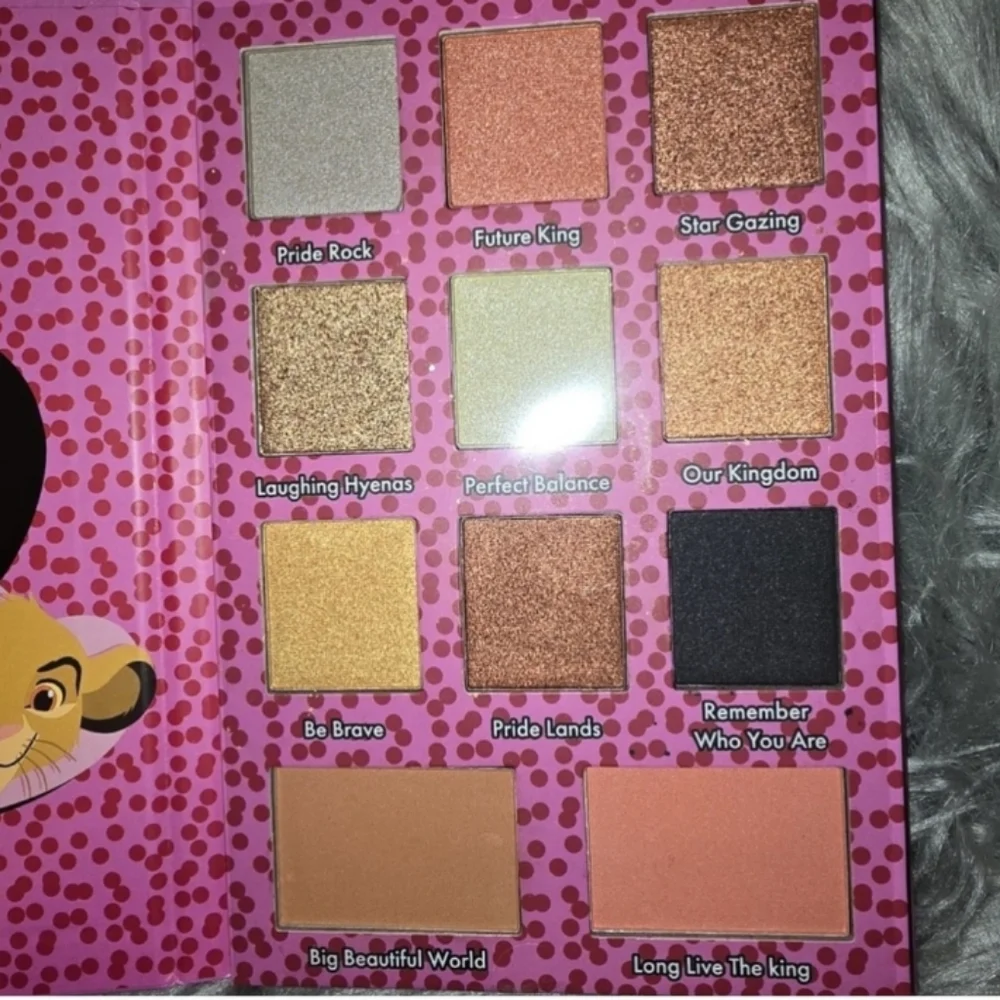 DISNEY Lion King Eyeshadow pallet Make up in royalty earthy colors NEW sealed